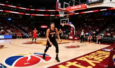 热火遭遇三连败，季后赛前景黯淡