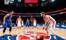 斯洛伐克队在客场与克罗地亚对决，最终-失利